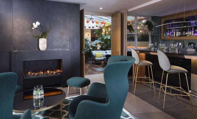 The Night of Neighbours; conviviality Six-style