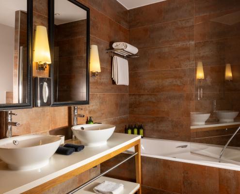 Le Six Hotel - Habitaciones & Suites